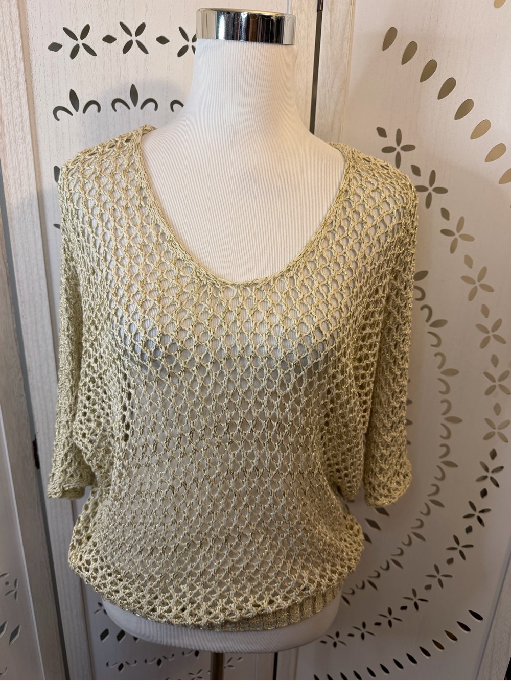 NWT Beach Open-Knit Lightweight Sweater Top in Cream with Gold Thread